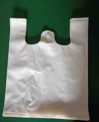 O empacotamento de alimento biodegradável ensaca o saco do t-shirt